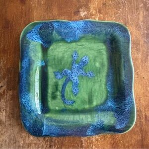 Signed Art Studio Pottery Plate Maui Hawaii Lizard Blue Green #2